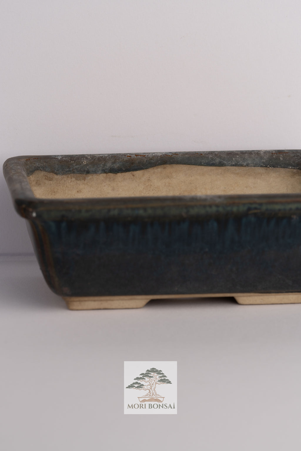 Aged Tokoname rectangular bonsai pot POT-TOKO-002 side profile and raised feet